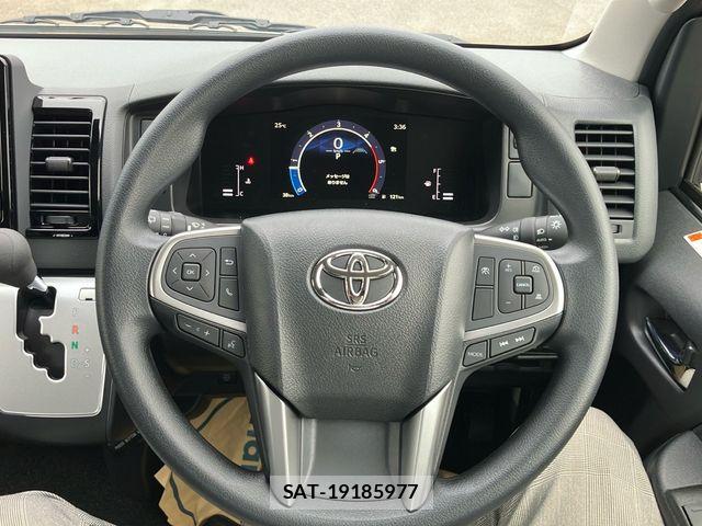 Toyota HIACE VAN 2026-07 8780473-9