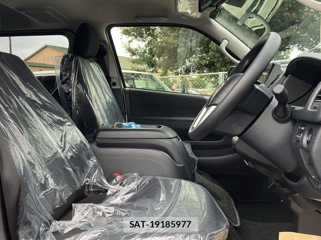 Toyota HIACE VAN 2026-07 8780473-16