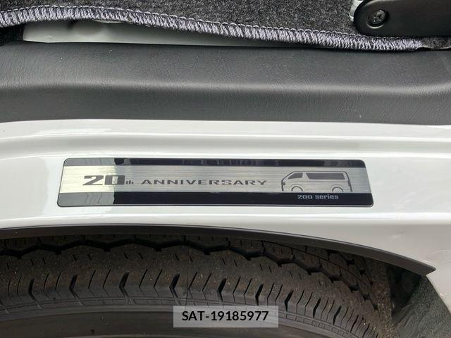 Toyota HIACE VAN 2026-07 8780473-21