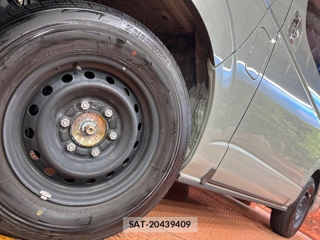 Toyota HIACE VAN 2026-04 8780474-12