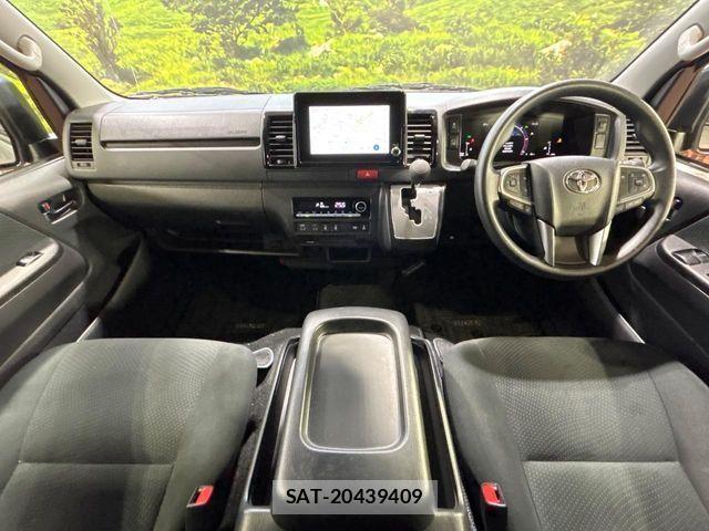 Toyota HIACE VAN 2026-04 8780474-1
