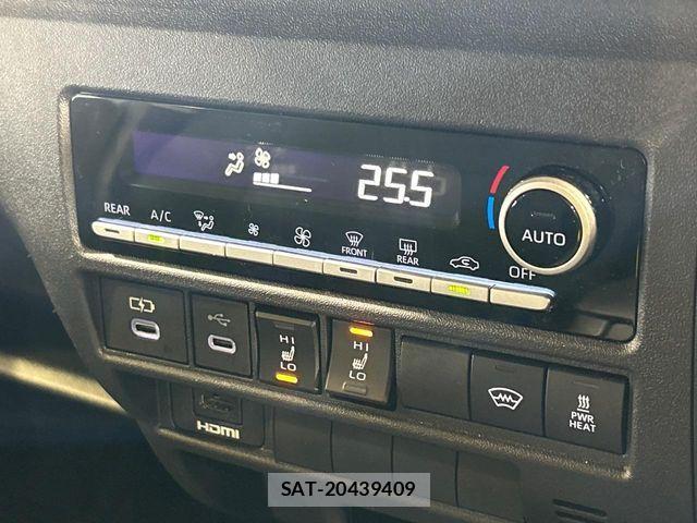 Toyota HIACE VAN 2026-04 8780474-5