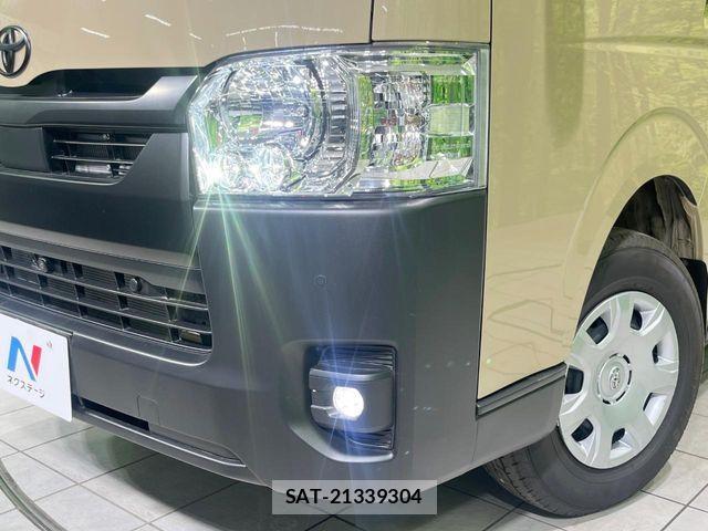 Toyota HIACE VAN 2025-03 8796128-11