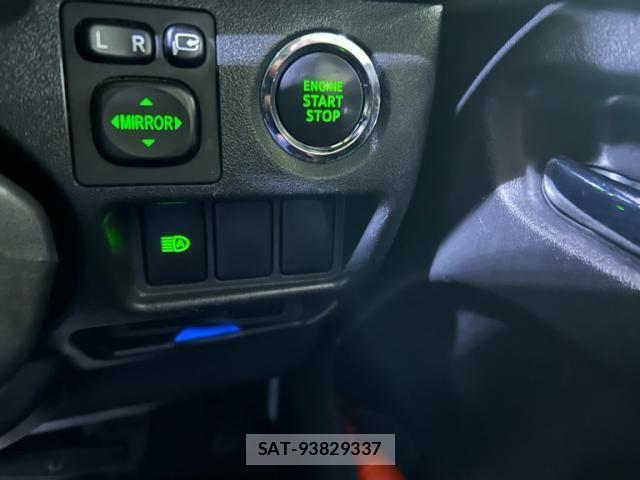 Toyota HIACE VAN 2022-01 8796131-16