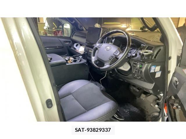 Toyota HIACE VAN 2022-01 8796131-22