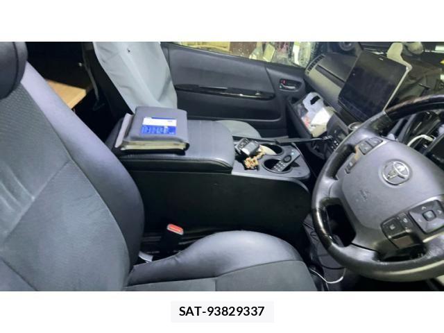 Toyota HIACE VAN 2022-01 8796131-23