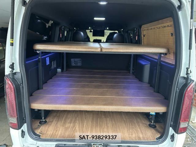 Toyota HIACE VAN 2022-01 8796131-7
