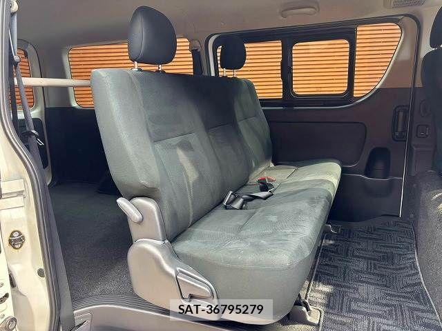 Toyota HIACE VAN 2022-08 8796130-11