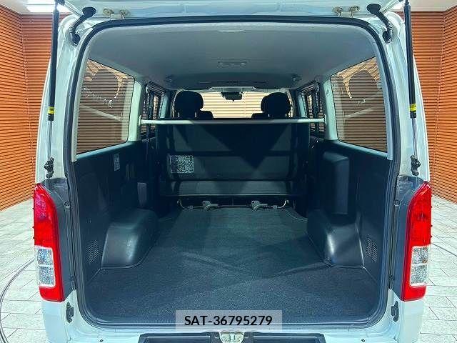 Toyota HIACE VAN 2022-08 8796130-12