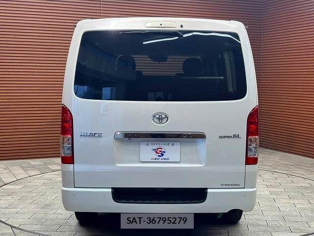 Toyota HIACE VAN 2022-08 8796130-15