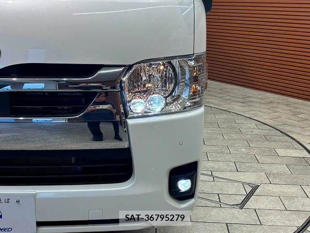 Toyota HIACE VAN 2022-08 8796130-18