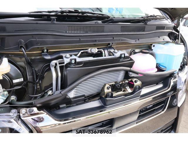 Toyota HIACE VAN 2026-09 8829304-9