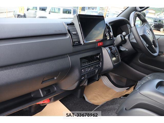 Toyota HIACE VAN 2026-09 8829304-1