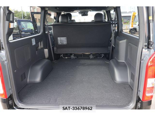 Toyota HIACE VAN 2026-09 8829304-19