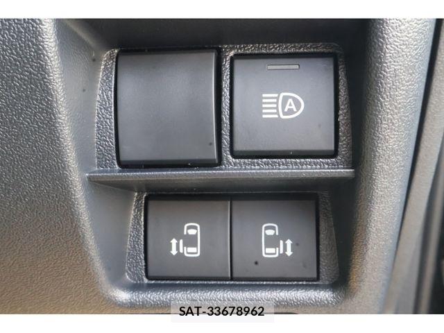 Toyota HIACE VAN 2026-09 8829304-24