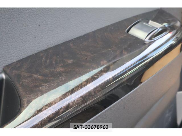 Toyota HIACE VAN 2026-09 8829304-4