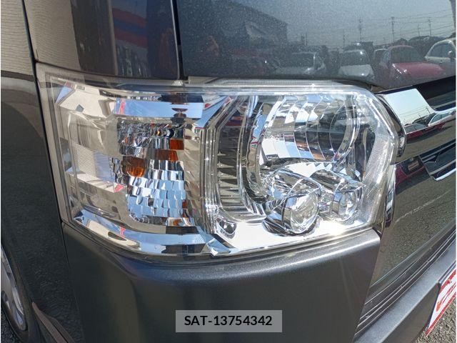Toyota HIACE VAN 2019-03 8829316-10