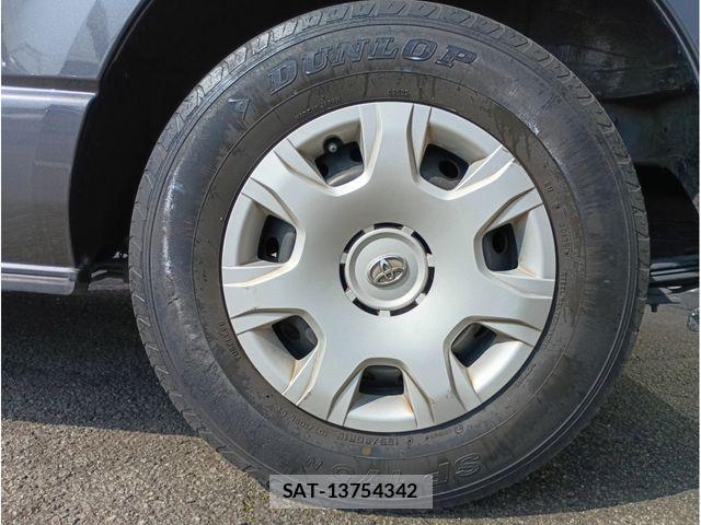 Toyota HIACE VAN 2019-03 8829316-11