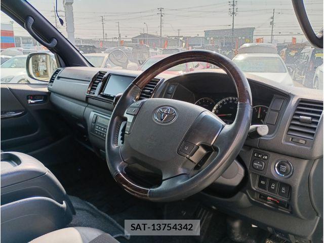 Toyota HIACE VAN 2019-03 8829316-13