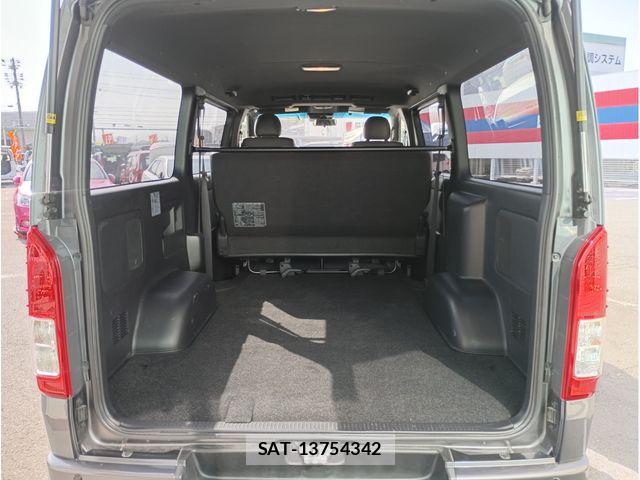 Toyota HIACE VAN 2019-03 8829316-15