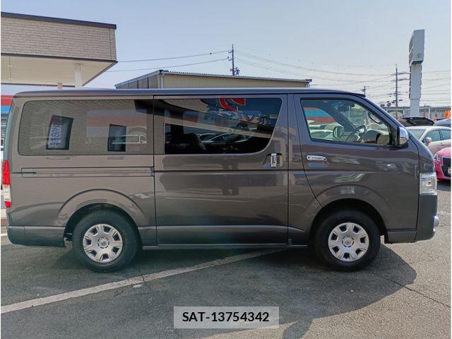 Toyota HIACE VAN 2019-03 8829316-7
