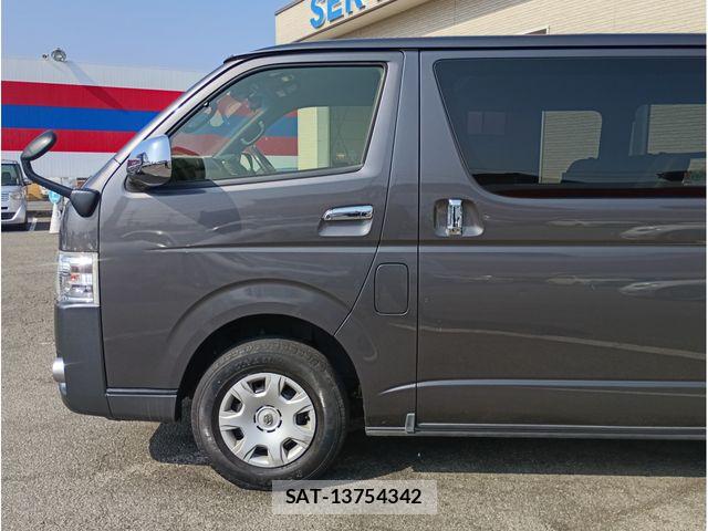 Toyota HIACE VAN 2019-03 8829316-8