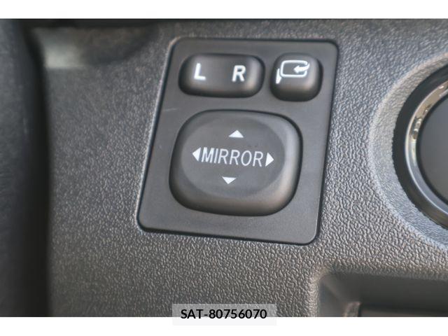 Toyota HIACE VAN 2026-09 8829305-12