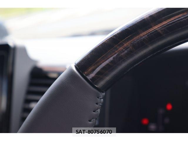 Toyota HIACE VAN 2026-09 8829305-18