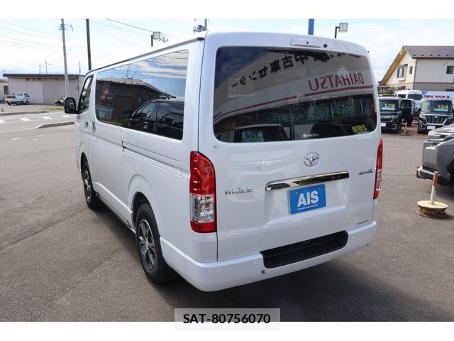 Toyota HIACE VAN 2026-09 8829305-2