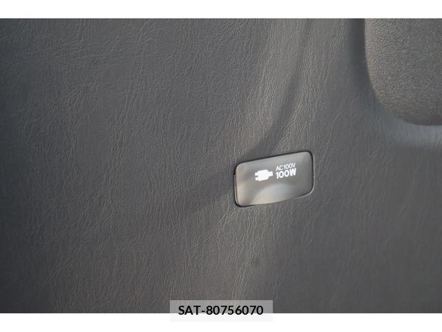 Toyota HIACE VAN 2026-09 8829305-8