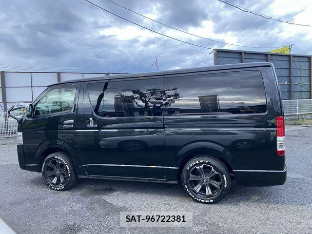 Toyota HIACE VAN 2022-07 8829312-6