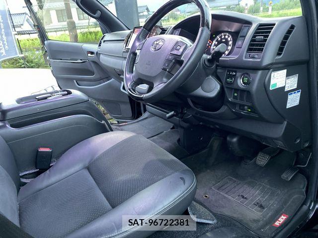 Toyota HIACE VAN 2022-07 8829312-7