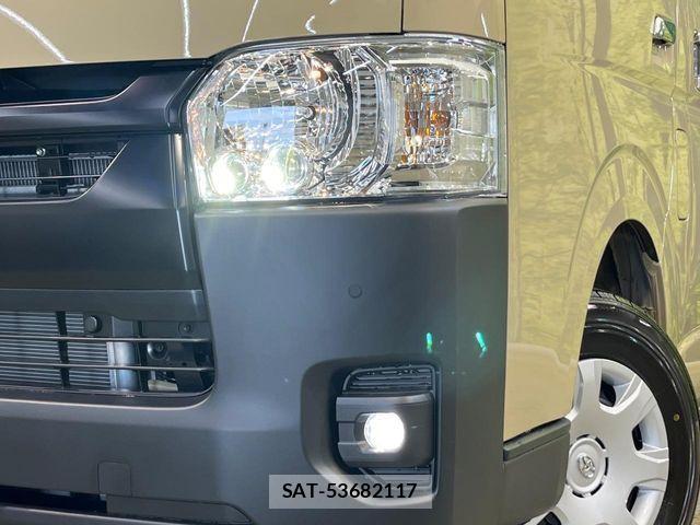 Toyota HIACE VAN 2026-02 8829306-11