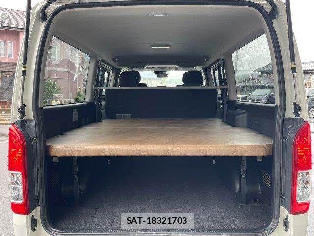 Toyota HIACE VAN 2018-04 8829315-11