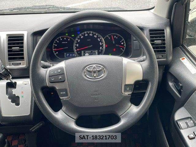 Toyota HIACE VAN 2018-04 8829315-12