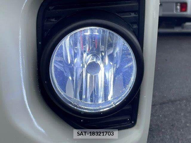 Toyota HIACE VAN 2018-04 8829315-14