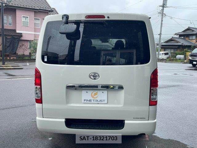 Toyota HIACE VAN 2018-04 8829315-20
