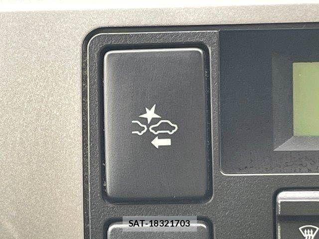 Toyota HIACE VAN 2018-04 8829315-6