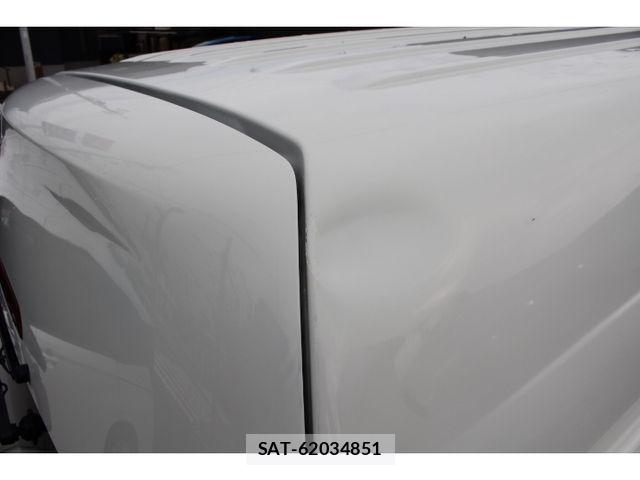 Toyota HIACE VAN 2017-04 8849244-24
