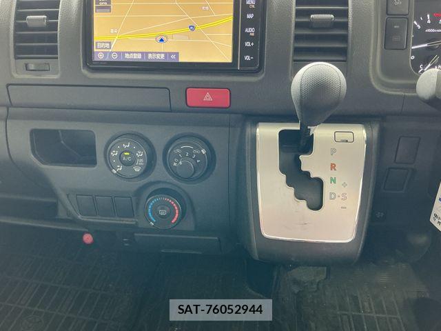 Toyota HIACE VAN 2025-02 8849246-11