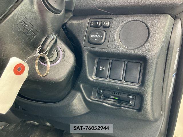 Toyota HIACE VAN 2025-02 8849246-6