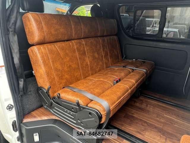 Toyota HIACE VAN 2022-05 8849243-10