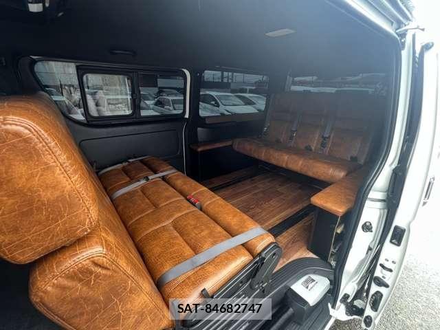 Toyota HIACE VAN 2022-05 8849243-13