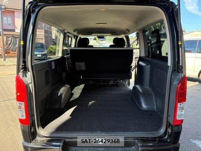 Toyota HIACE VAN 2023-09 8871131-15