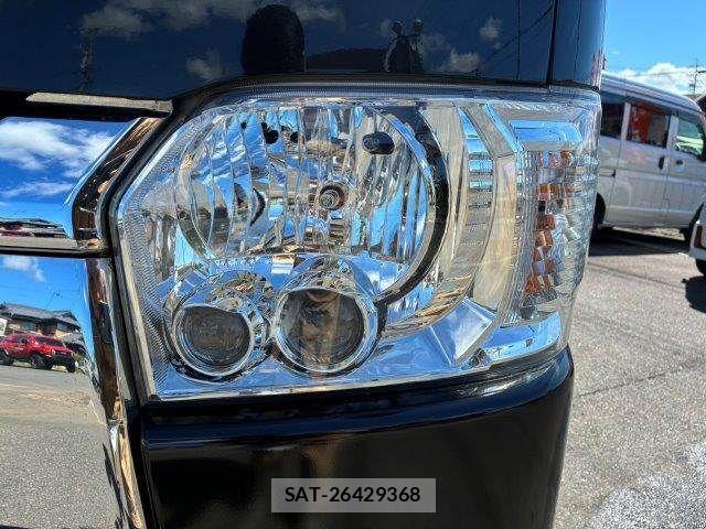 Toyota HIACE VAN 2023-09 8871131-27