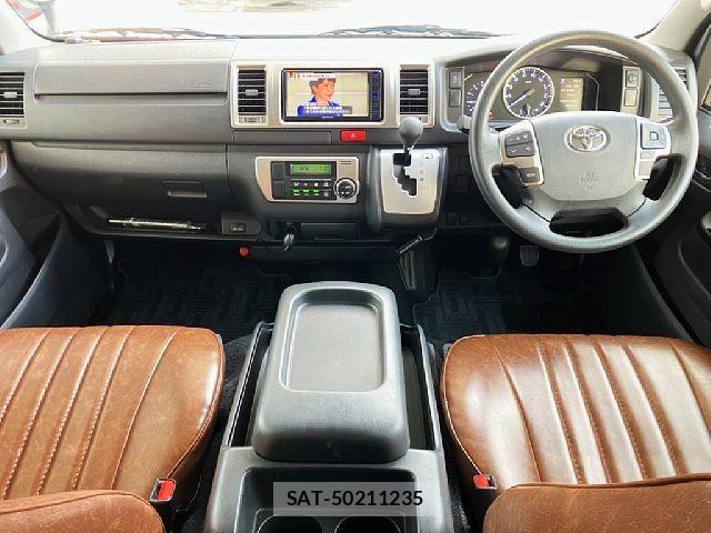 Toyota HIACE VAN 2022-10 8871129-1