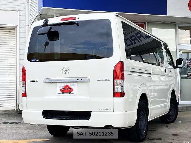 Toyota HIACE VAN 2022-10 8871129-2