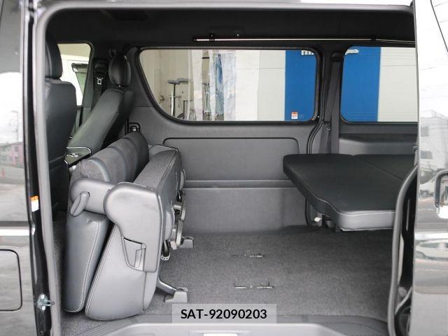 Toyota HIACE VAN 2025-01 8871127-9