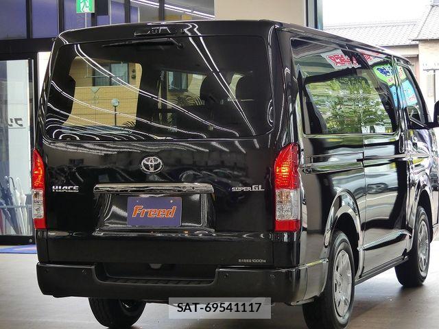 Toyota HIACE VAN 2026-07 8871125-9
