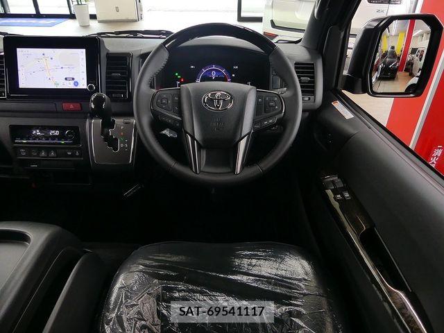 Toyota HIACE VAN 2026-07 8871125-10